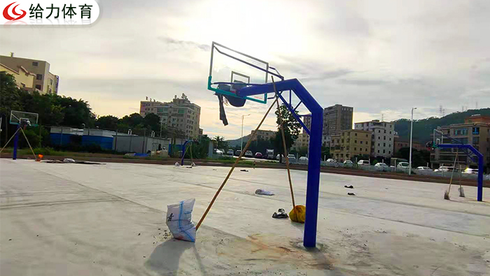 桂林標準籃球架