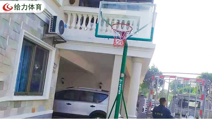 移動(dòng)籃球架價(jià)格